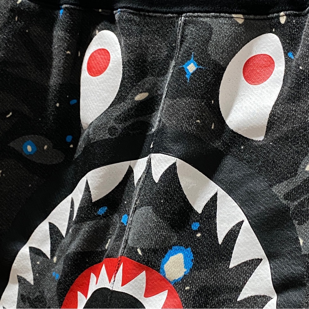 BAPE Space Camo Shark Sweat Shorts Gray / Black A Bathing Ape Size Large - Picture 3 of 11